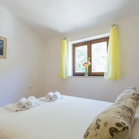 Orange Garden Apartment
