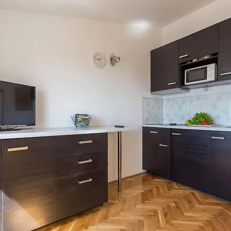 Orange Garden Apartment